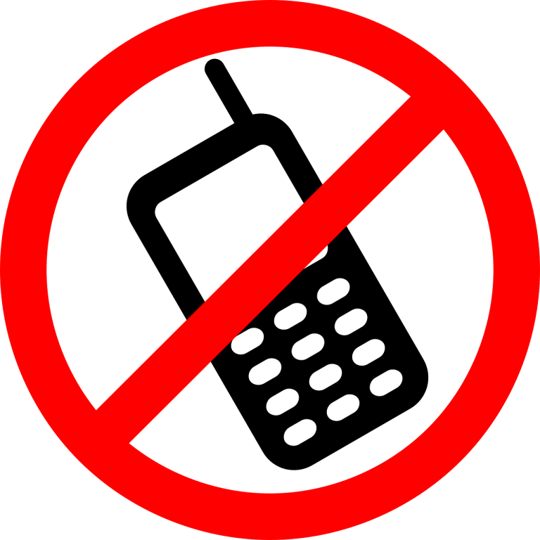 no cellphones, cellphone not allowed, signage